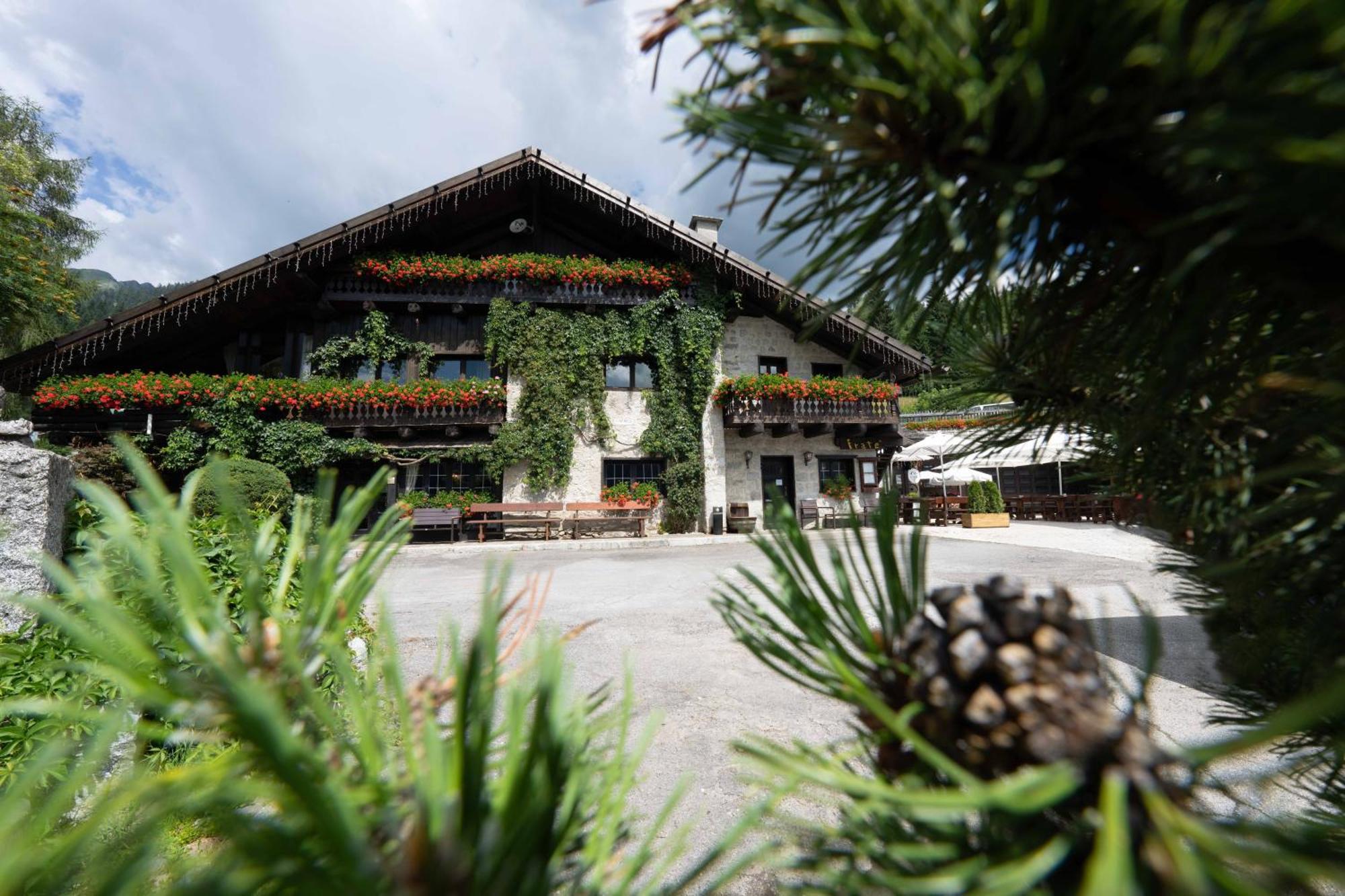 Albergo Ristorante Al Frate Da Streza Madonna di Campiglio Exterior photo