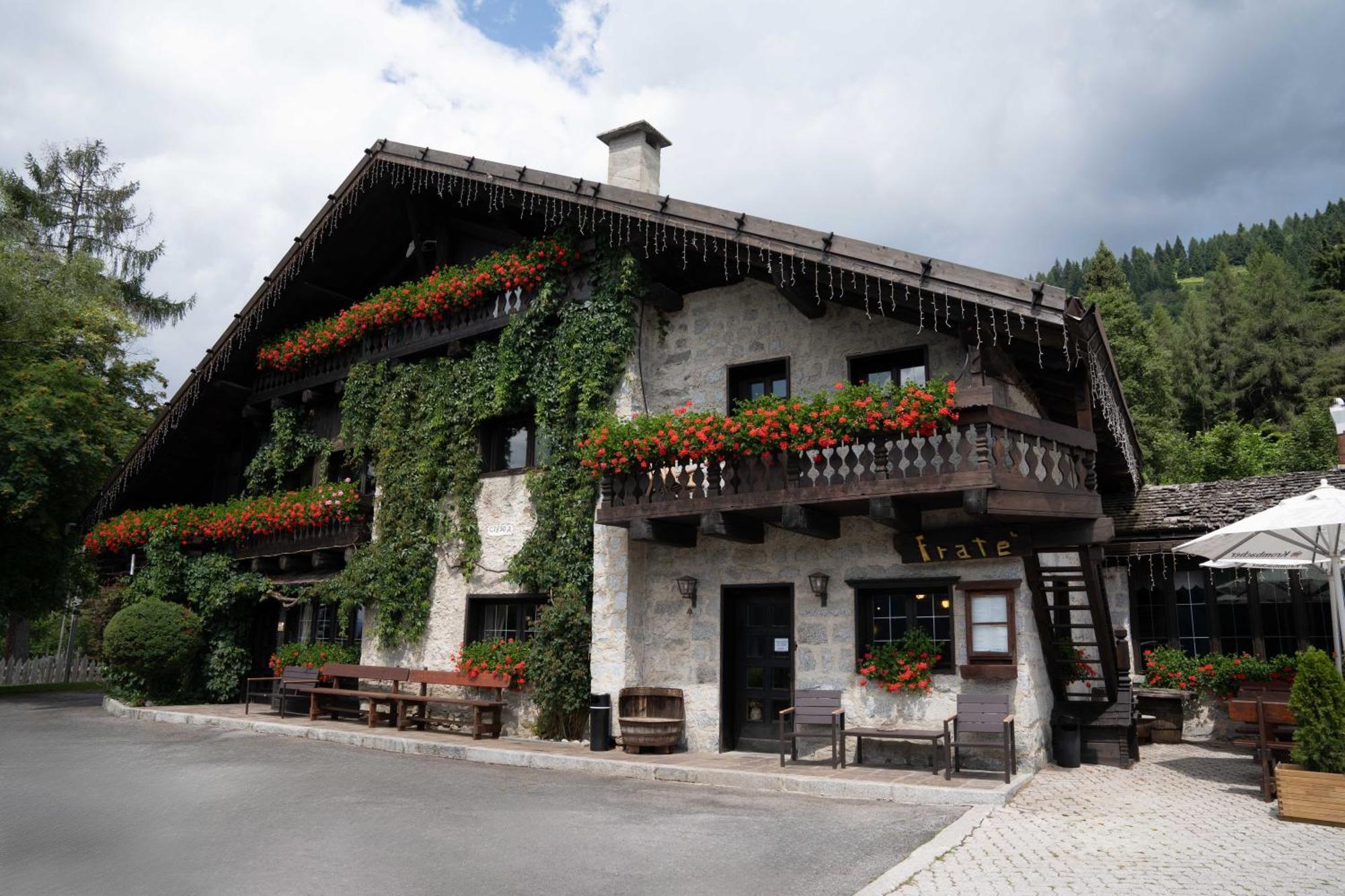 Albergo Ristorante Al Frate Da Streza Madonna di Campiglio Exterior photo